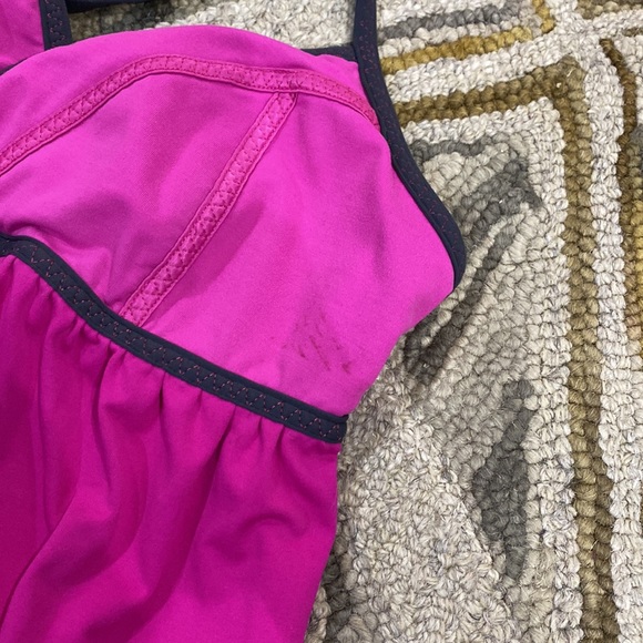 💕Lululemon bright pink gray workout tank with bra sz Medium 💕 - Picture 11 of 11